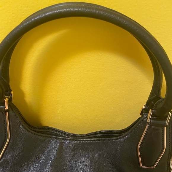 Michael Kors Black Leather Handbag w/Gold-tone Hardware.  Excellent condition. - Picture 3 of 13